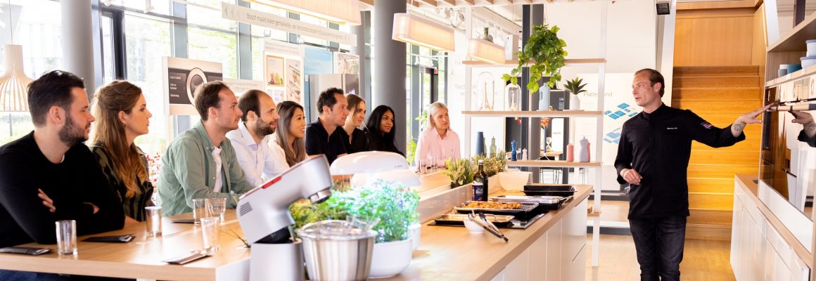 Kookdemonstratie van Bosch in inspiratiehuis showroom